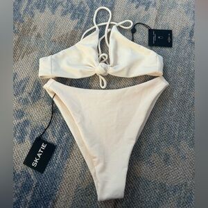 Skatie bikini. Ribbed white top and bottom. NWT